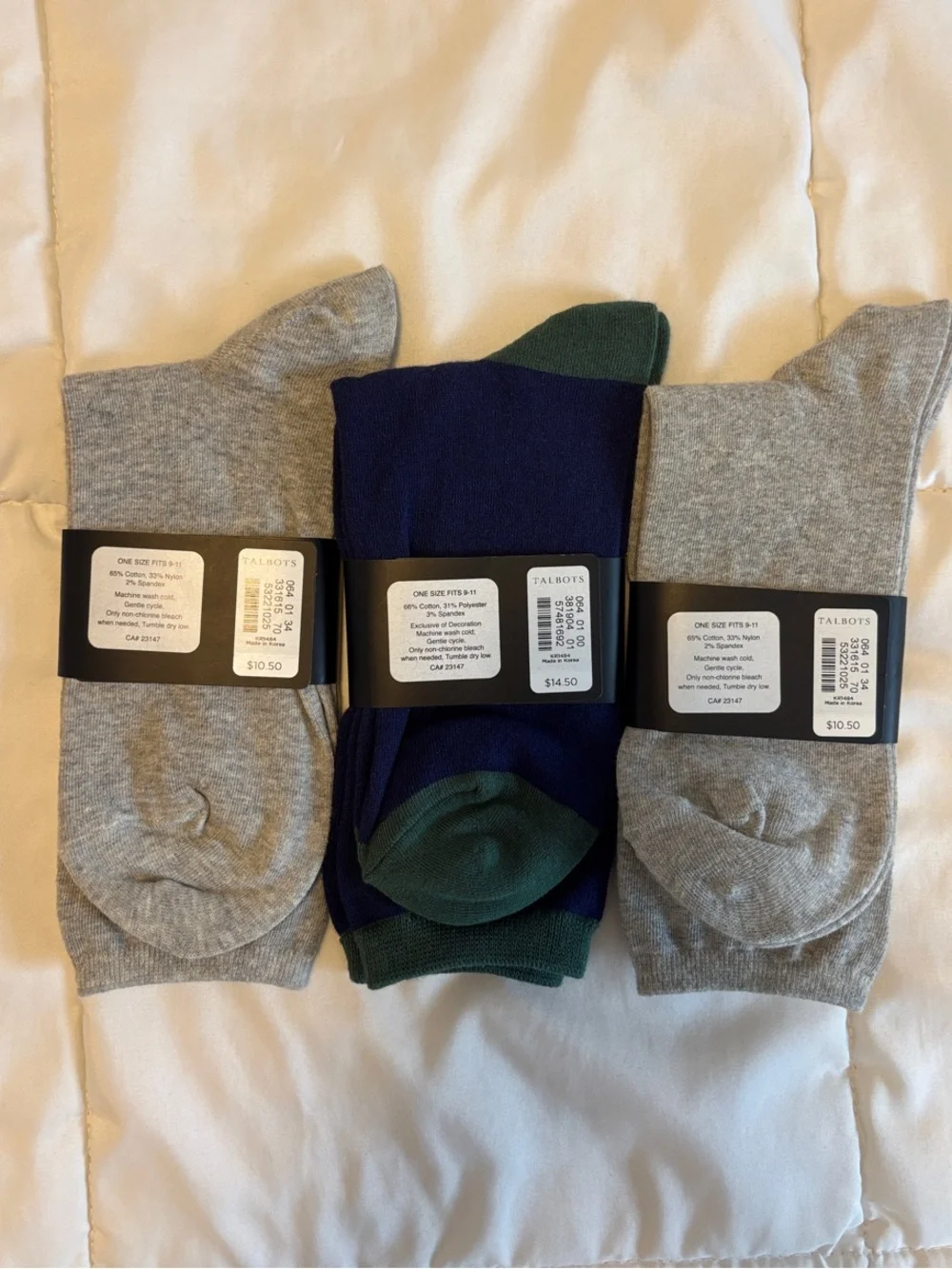 Talbots Grey and Navy Men’s Trouser Socks with Wreath Accent
